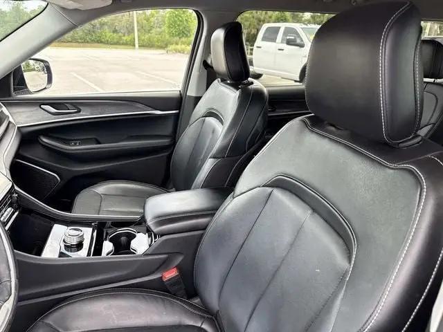 2022 Jeep Grand Cherokee L Limited 4x2
