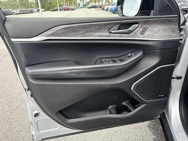 2022 Jeep Grand Cherokee L Limited 4x2
