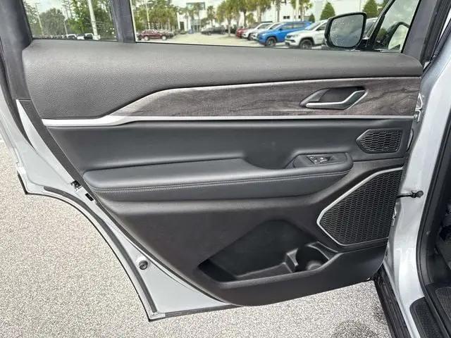 2022 Jeep Grand Cherokee L Limited 4x2