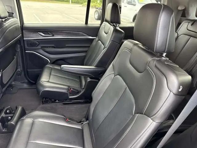 2022 Jeep Grand Cherokee L Limited 4x2