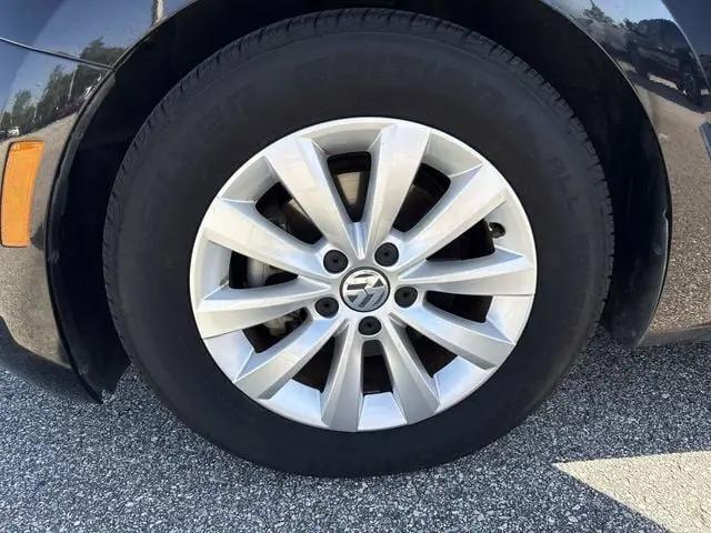 2019 Volkswagen Beetle 2.0T S