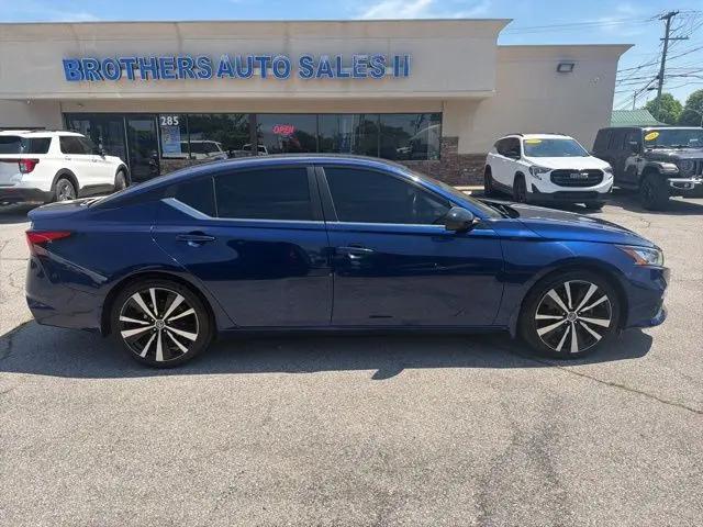 2022 Nissan Altima SR FWD