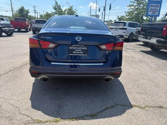 2022 Nissan Altima SR FWD
