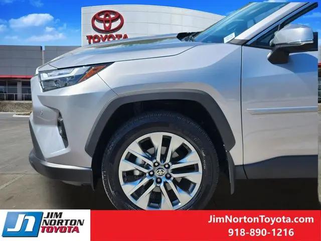 2025 Toyota RAV4 XLE Premium