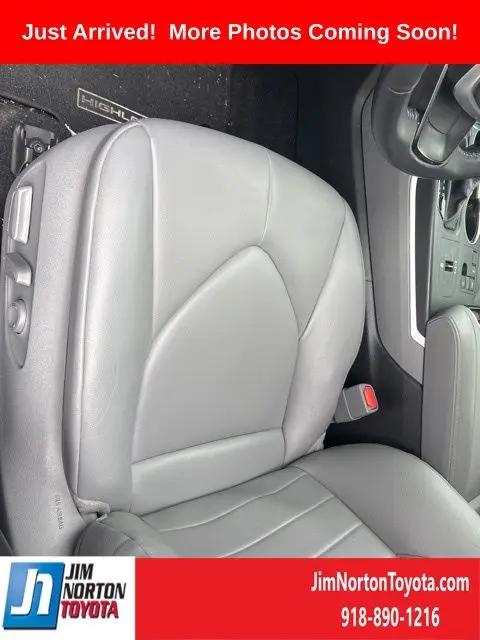 2024 Toyota Highlander XLE