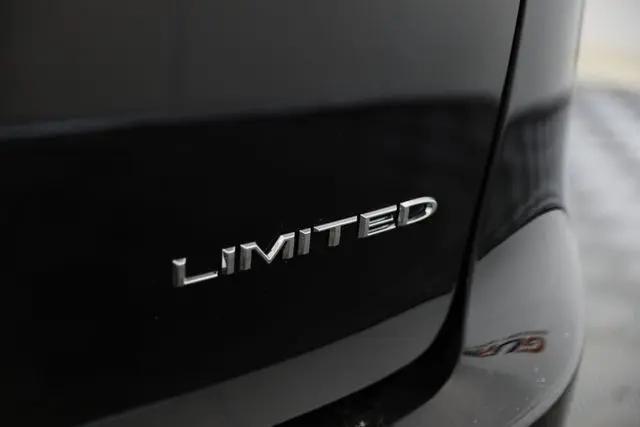 2027 Chrysler Pacifica Limited