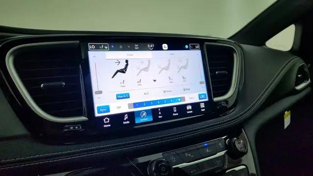 2027 Chrysler Pacifica Limited