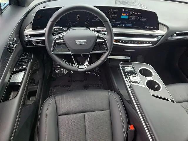 2024 Cadillac iQ Luxury w/1SC