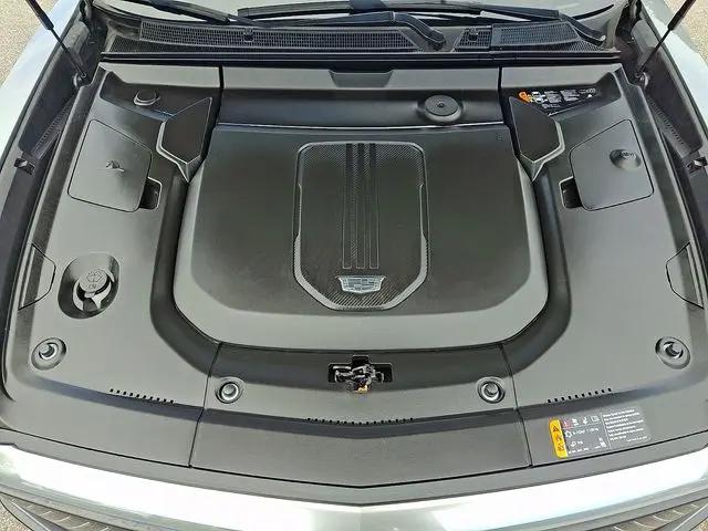 2024 Cadillac iQ Luxury w/1SC