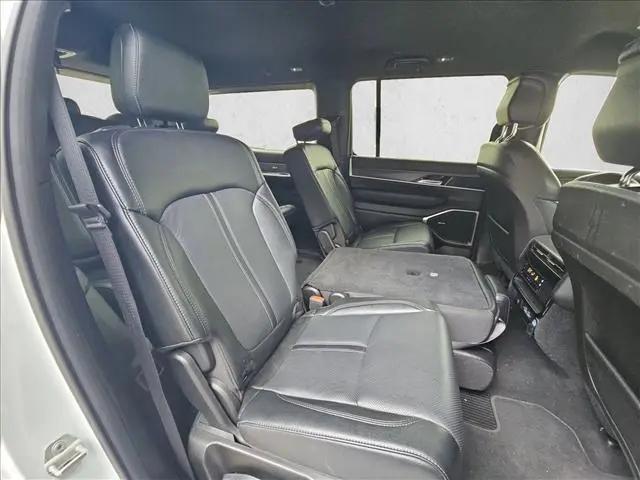 2024 Jeep Wagoneer Series II 4x2