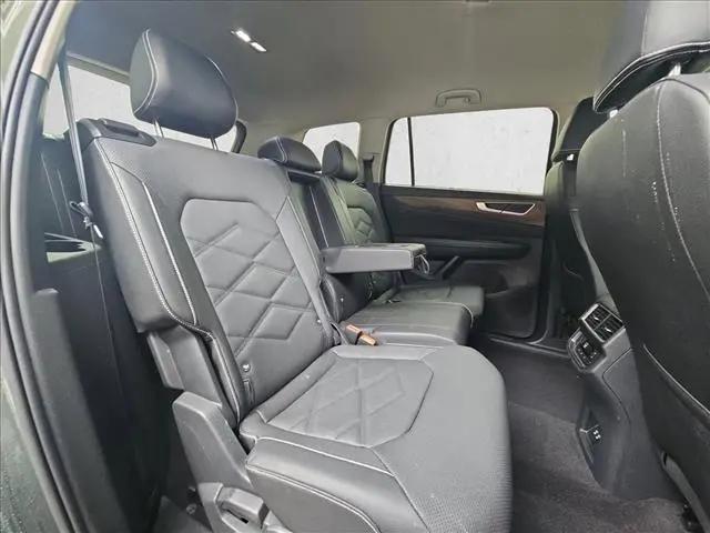 2026 Volkswagen Atlas SE with Technology