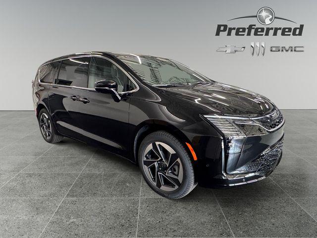 2027 Chrysler Pacifica Limited for sale in Geneva, NY
