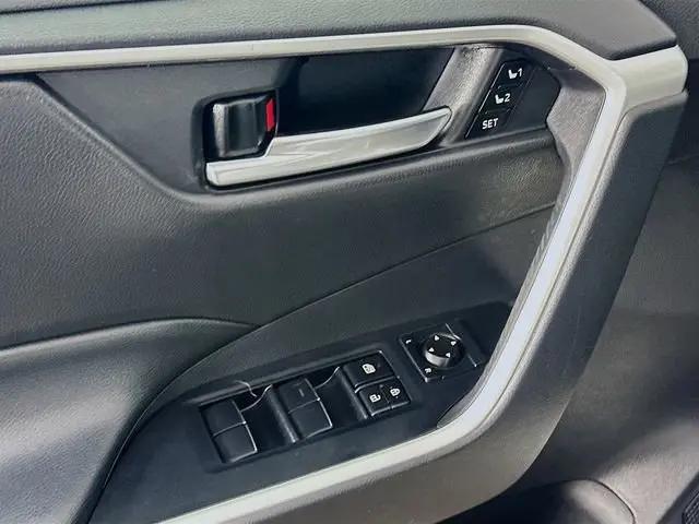 2021 Toyota RAV4 Hybrid XLE Premium