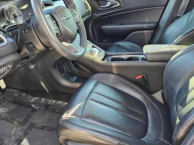 2016 Chrysler 200 C