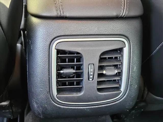 2016 Chrysler 200 C