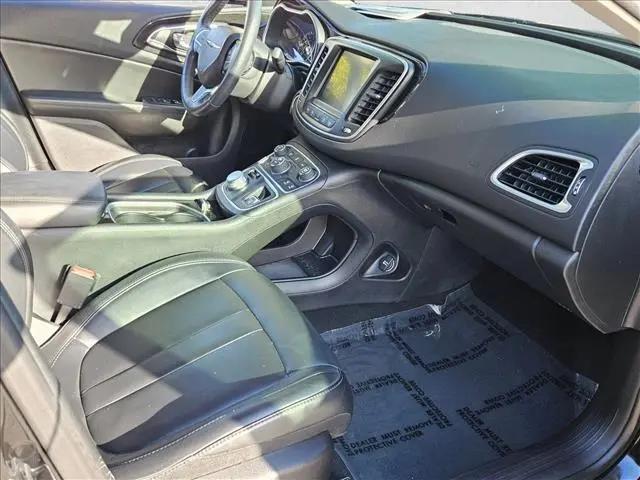 2016 Chrysler 200 C