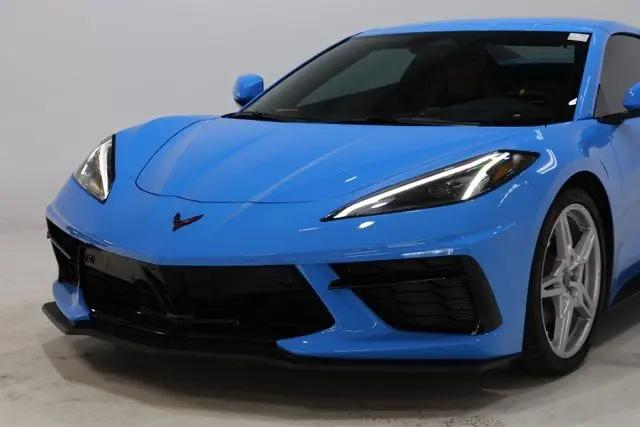2025 Chevrolet Corvette Stingray RWD Convertible 2LT