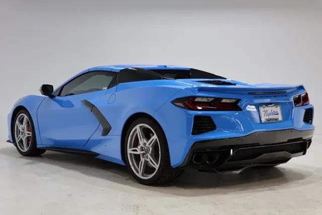 2025 Chevrolet Corvette Stingray RWD Convertible 2LT