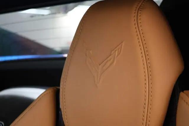 2025 Chevrolet Corvette Stingray RWD Convertible 2LT
