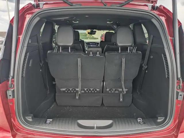 2027 Chrysler Pacifica Select