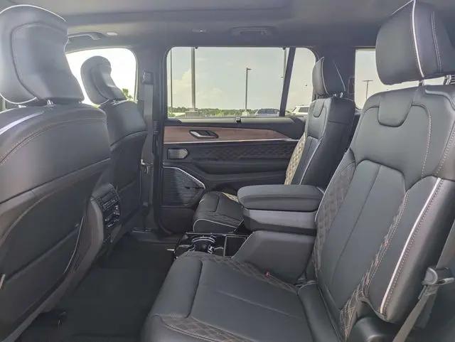 2026 Jeep Grand Cherokee L Summit 4x4