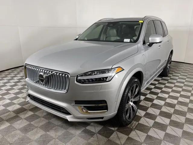 2025 Volvo XC90 Plug-In Hybrid T8 Plus 6-Seater