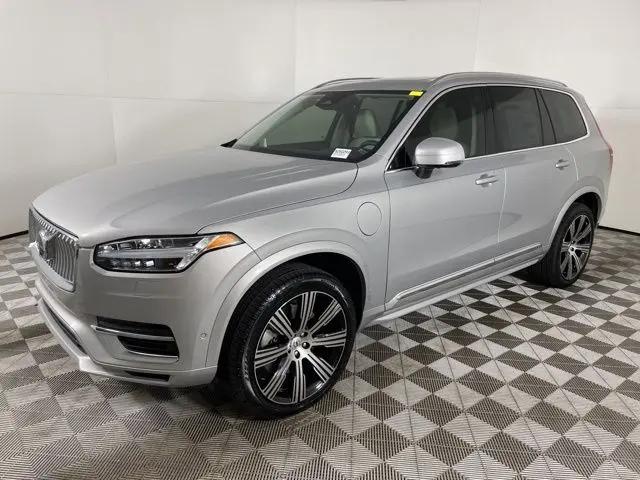 2025 Volvo XC90 Plug-In Hybrid T8 Plus 6-Seater
