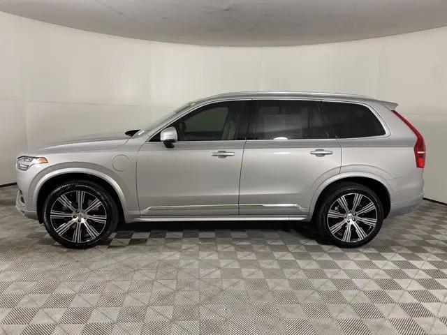 2025 Volvo XC90 Plug-In Hybrid T8 Plus 6-Seater