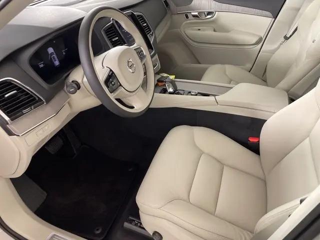 2025 Volvo XC90 Plug-In Hybrid T8 Plus 6-Seater