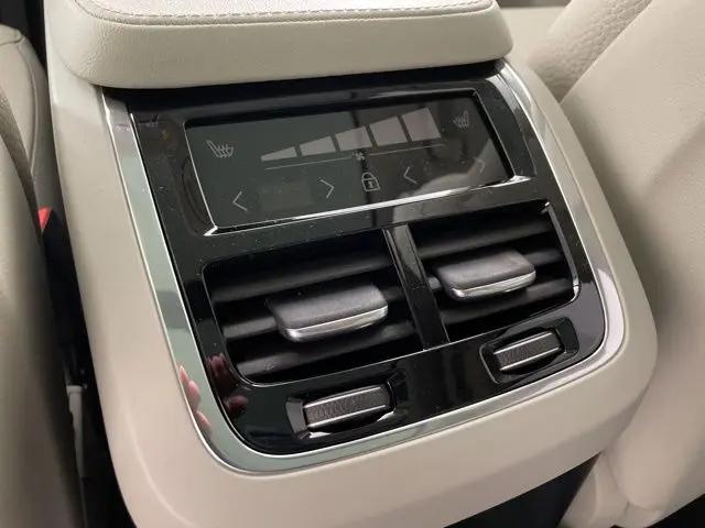2025 Volvo XC90 Plug-In Hybrid T8 Plus 6-Seater