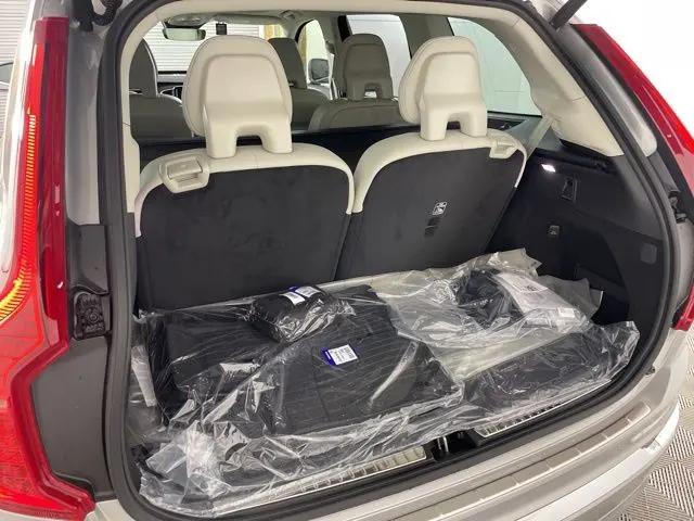 2025 Volvo XC90 Plug-In Hybrid T8 Plus 6-Seater