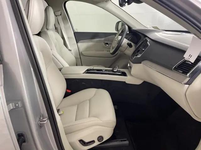 2025 Volvo XC90 Plug-In Hybrid T8 Plus 6-Seater