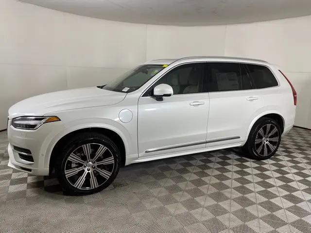 2025 Volvo XC90 Plug-In Hybrid T8 Plus 6-Seater