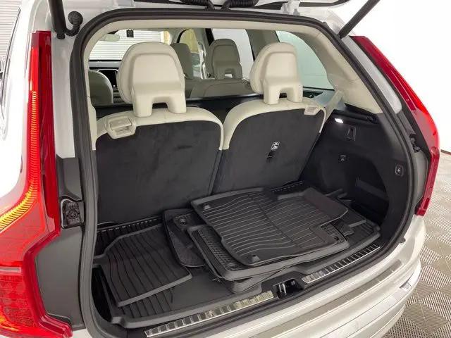 2025 Volvo XC90 Plug-In Hybrid T8 Plus 6-Seater