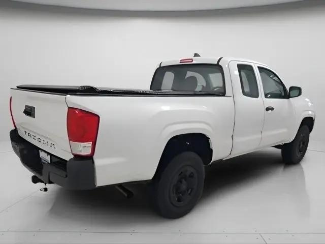 2016 Toyota Tacoma SR