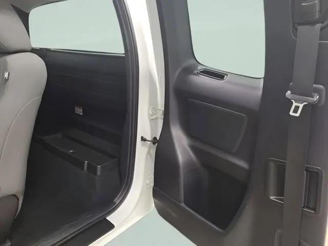 2016 Toyota Tacoma SR