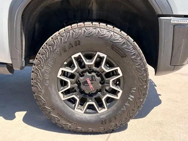2024 GMC Sierra 2500HD 4WD Crew Cab Standard Bed AT4X