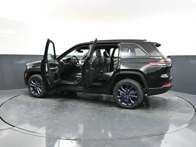 2026 Jeep Grand Cherokee 85th Anniversary Edition