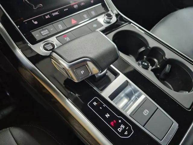 2025 Audi Q8 Premium 55 TFSI quattro