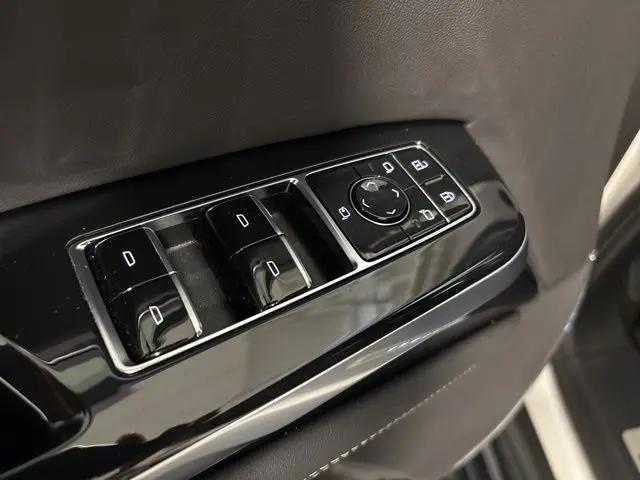 2025 Cadillac Escalade Sport