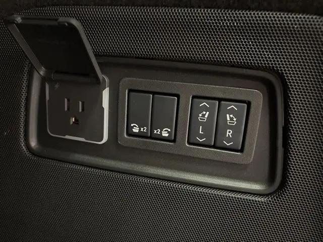 2025 Cadillac Escalade Sport