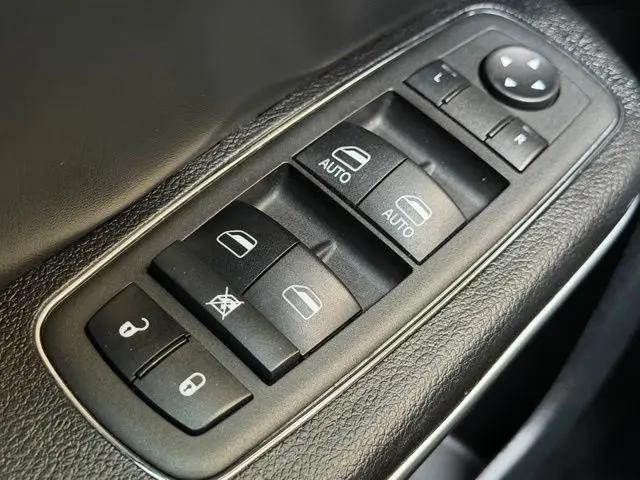 2022 Chrysler 300 S