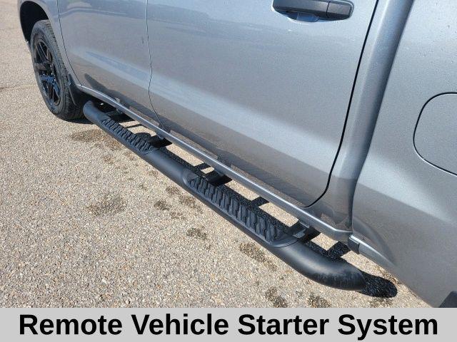 2023 Chevrolet Silverado 1500 4WD Crew Cab Short Bed Custom