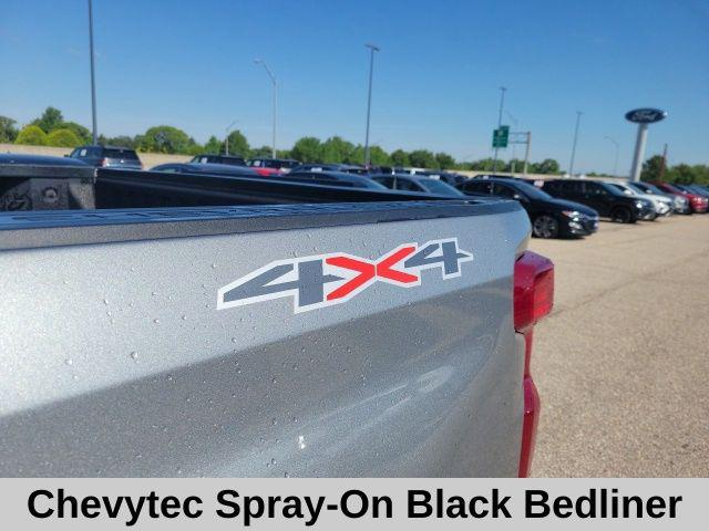 2023 Chevrolet Silverado 1500 4WD Crew Cab Short Bed Custom