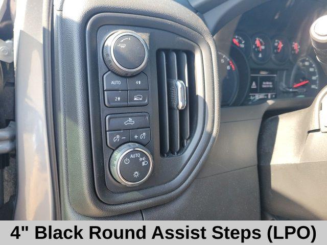 2023 Chevrolet Silverado 1500 4WD Crew Cab Short Bed Custom
