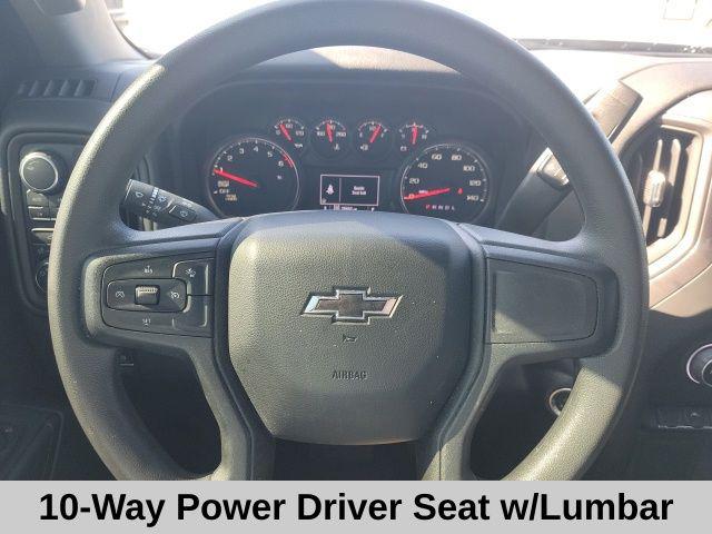 2023 Chevrolet Silverado 1500 4WD Crew Cab Short Bed Custom
