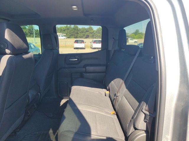 2023 Chevrolet Silverado 1500 4WD Crew Cab Short Bed Custom