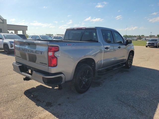 2023 Chevrolet Silverado 1500 4WD Crew Cab Short Bed Custom