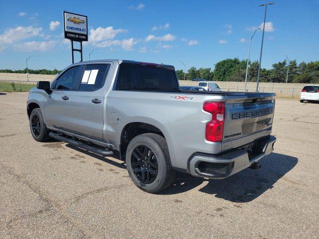 2023 Chevrolet Silverado 1500 4WD Crew Cab Short Bed Custom