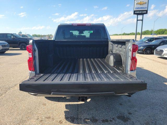 2023 Chevrolet Silverado 1500 4WD Crew Cab Short Bed Custom